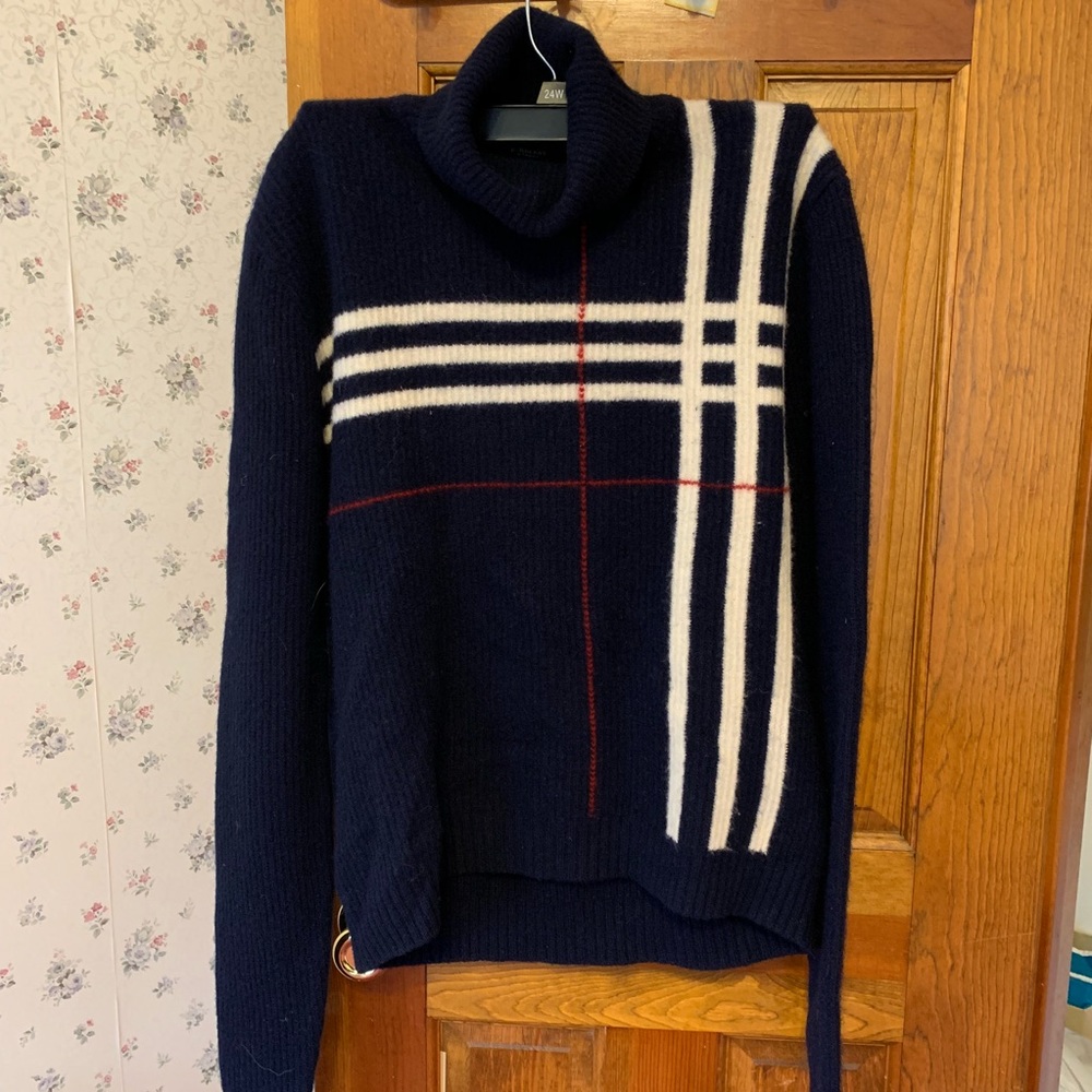 Burberry men’s wool sweater size m